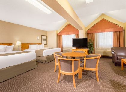 Canmore Inn & Suites