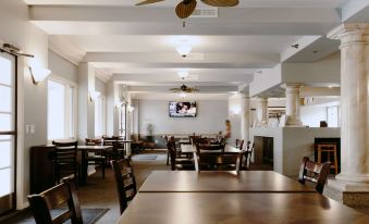 Tamarack Beach Hotel - Housity