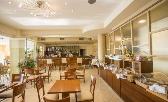 Colonides Beach Hotel