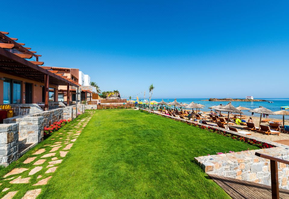 Hotel High Beach Resort, Exterior, Garden