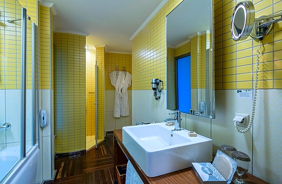 Rixos Sungate