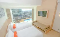 Harris Hotel Sentraland Hotels in Central Semarang
