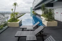 Holiday Villa Johor Bahru City Centre - Pools
