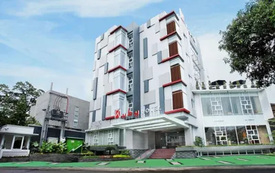 Ruby Hotel Syariah Hotellit kohteessa Pasirkaliki