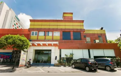 Sans Hotel International Surabaya فنادق في Gubeng