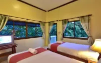 Pechmaneekan Beach Resort Hotels in Amphoe Sai Yok