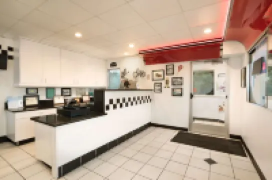 Travelodge by Wyndham Brunswick Near Frederick