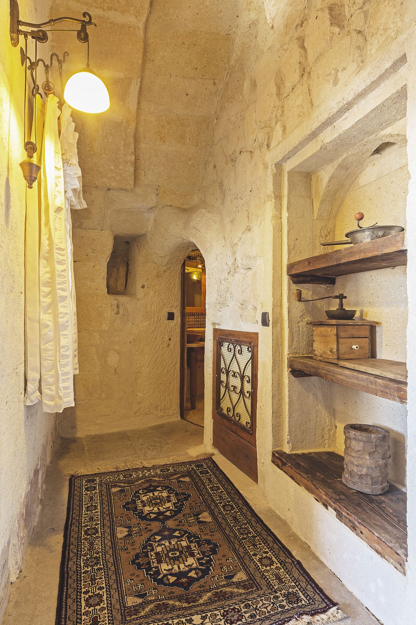 Mithra Cave Hotel