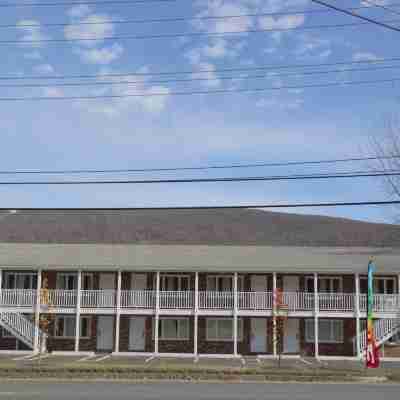 Mount Royal Inn Hotel Exterior