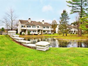 The Ponds at Foxhollow by Capital Vacations