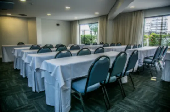 Cosmopolitan Praia Flat