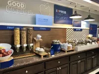 Holiday Inn Express & Suites TOWER CENTER NEW BRUNSWICK by IHG - breakfast