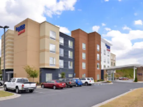Fairfield Inn & Suites Calhoun Hotels in Calhoun