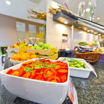 Holiday Inn Express Frankfurt Messe Отели рядом с достопримечательностью «Банхофсфиртель»