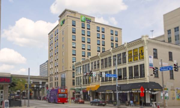 Holiday Inn Express & Suites Pittsburgh North Shore by IHG