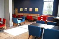 Holiday Inn Express Vancouver Airport - Richmond by IHG - พร้อมอาหารเช้า