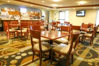 Lucille's Hotel - breakfast
