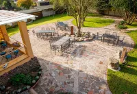 Villa Lilo Hotel & Restaurant  호텔
