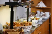 Tagungshaus Regina Pacis - Breakfast