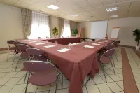 Logis Hôtels & Restaurant le Cheval Blanc et Clovis Hotels in Vouille