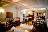 Logis Auberge du Relais فنادق في Orthez