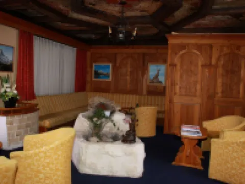 วาลลิเซอร์โฮฟ โรงแรมในTasch