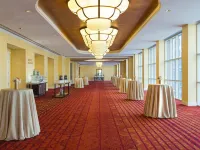 Marriott St. Louis Grand Hotels near Central Public Library