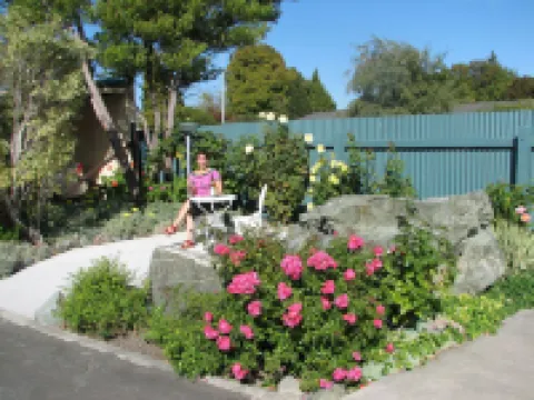 Sundowner Motel Hotels in 