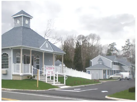 Village Inn & Suites - Smithville