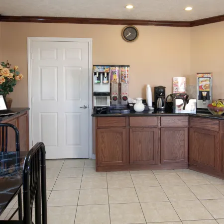 Americas Best Value Inn & Suites Hempstead