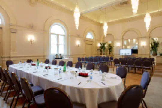 The Angel Hotel - Pysäköinti