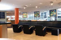 Future Inn Cardiff - bar