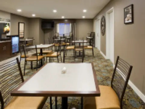 GrandStay Delano Hotels in Wright County