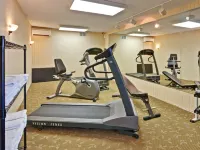Quality Inn & Suites 5585 Ambler Drive Mississauga Ontario Hotels near Kipling Go Station