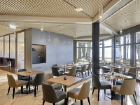 โรงแรมซีปาร์กทูน โรงแรมในธูน