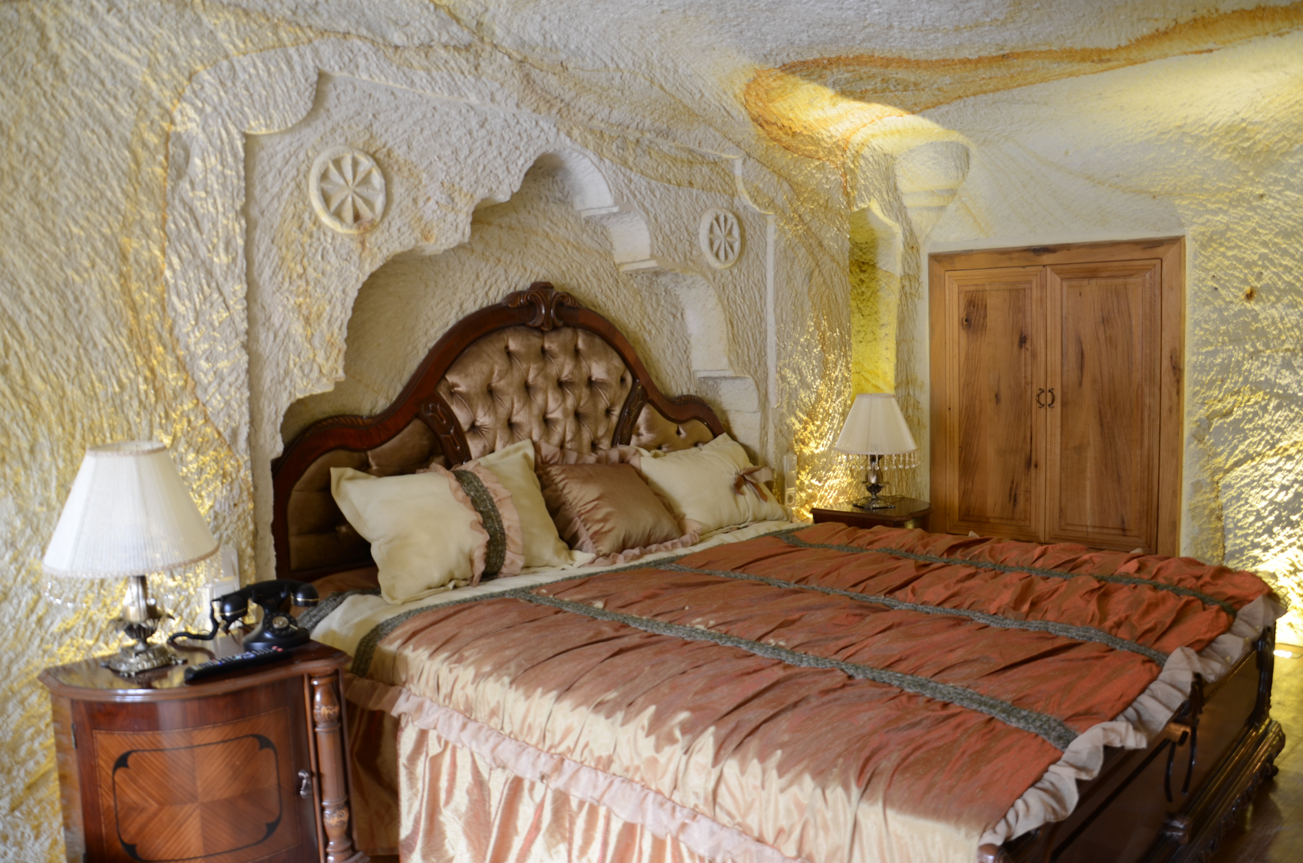 Golden Cave Suites