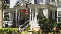 Inn Upon Moon River Plantation