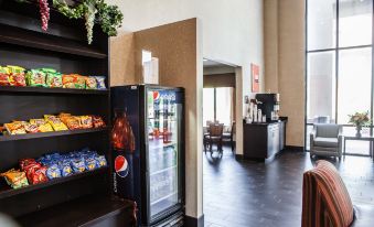 Super 8 by Wyndham Lees Summit