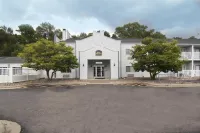 紅翼品質套房飯店