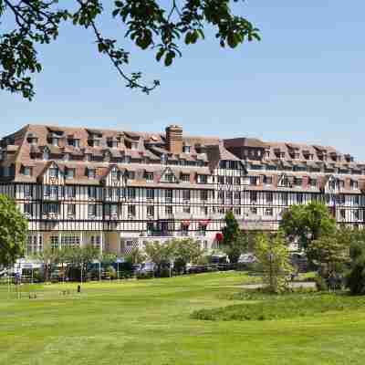 Hôtel Barrière L'Hôtel du Golf Deauville Hotel Exterior