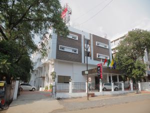 Hotel Raviraj