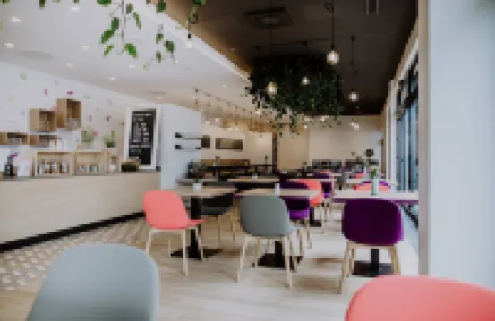 阿瑪德斯哈芬拉特酒店 阿尼夫酒店