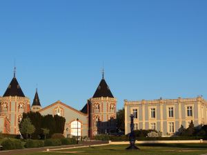 Brit Hotel Reims Nord - Bistrot Le Neuville