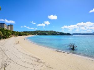 Hamilton Island Holiday Rentals - Lagoon 003