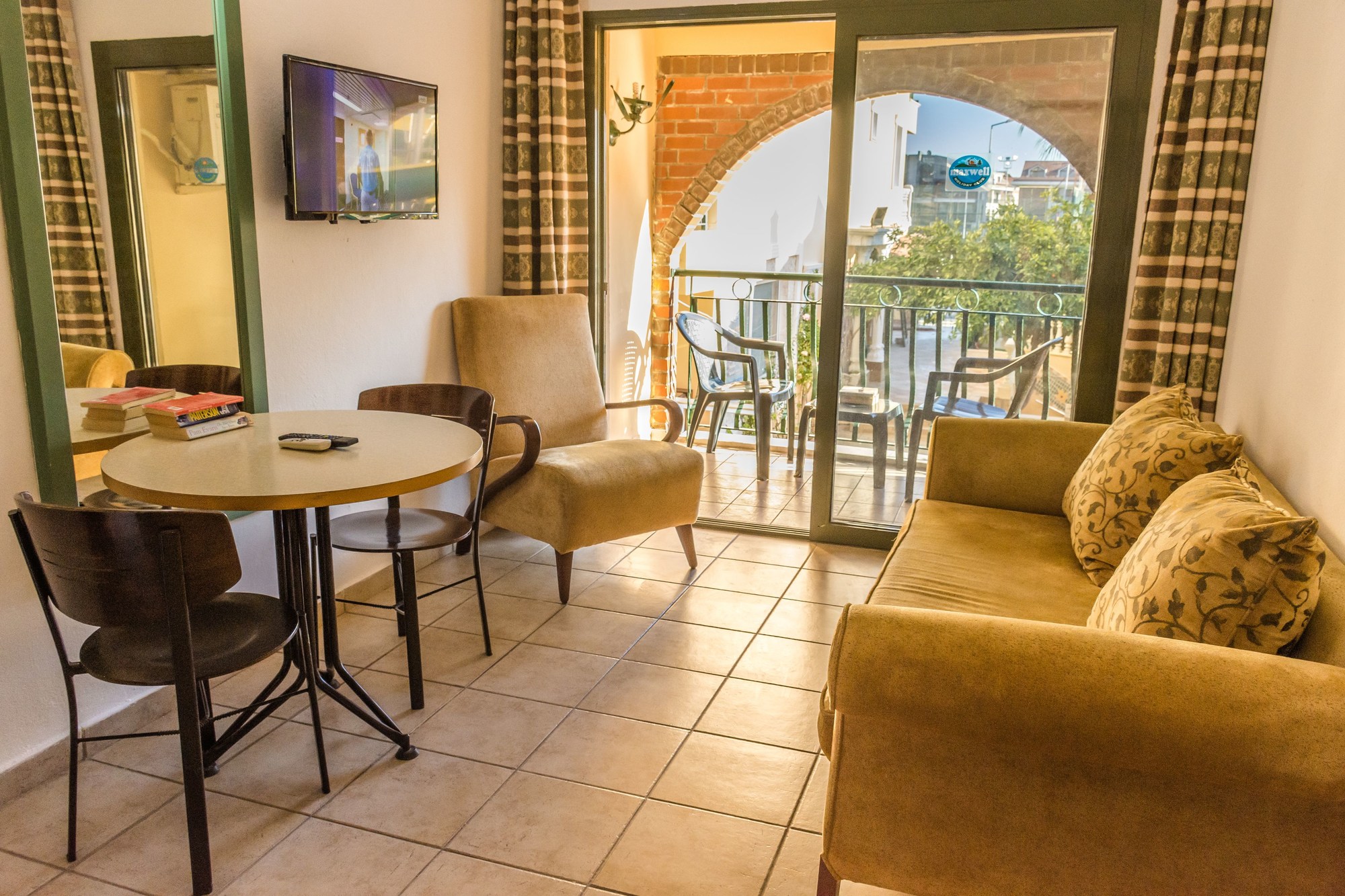 Maxwell Holiday Club - Adults Only