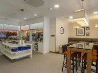 Hampton by Hilton Frankfurt City Centre Messe 도이체 뵈르제 AG 주변 호텔