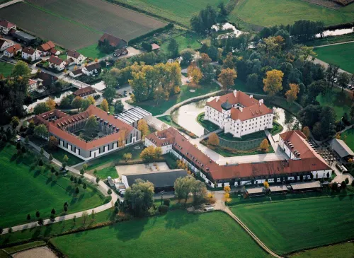 Schloss Hohenkammer Hôtels à : Kranzberg