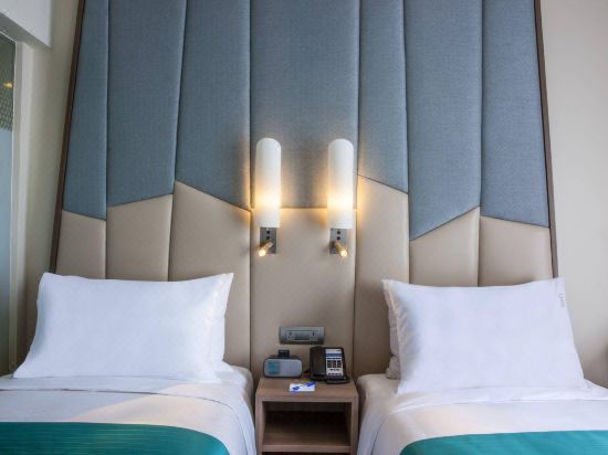 Holiday Inn Express Bangkok Sukhumvit 11 Sha Plus Bangkok Updated 21 Price Reviews Trip Com