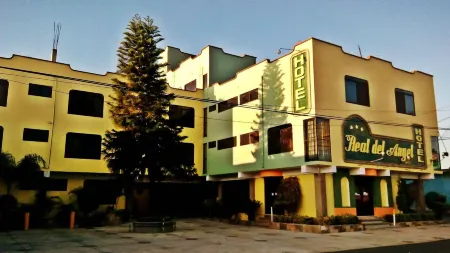 Hotel Real del Angel Отели в г. Уэхоцинго