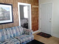 Holiday Cottage Hotels in Canora